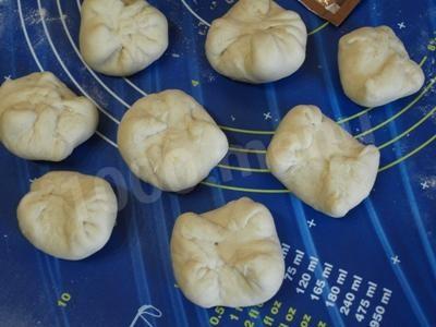 Шаг 4 приготовления Воздушные булочки с яблоками