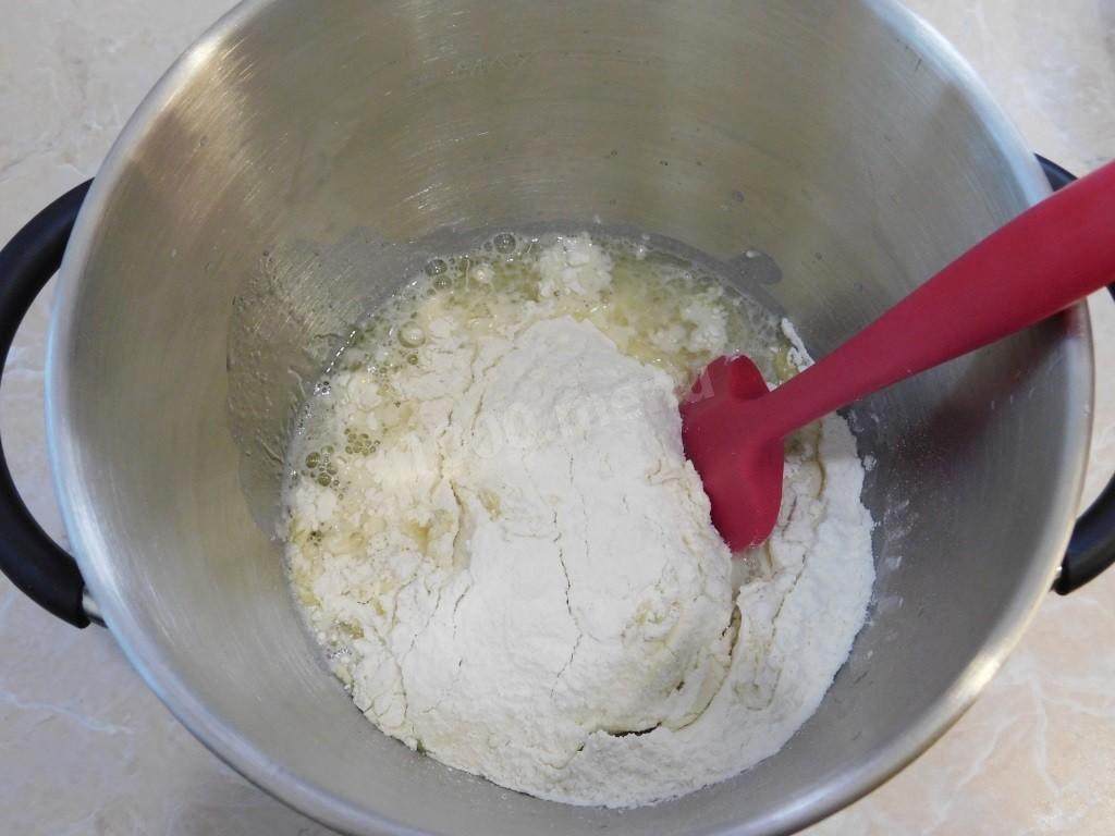 Шаг 2 приготовления Беляши на сковороде с мясом жареные