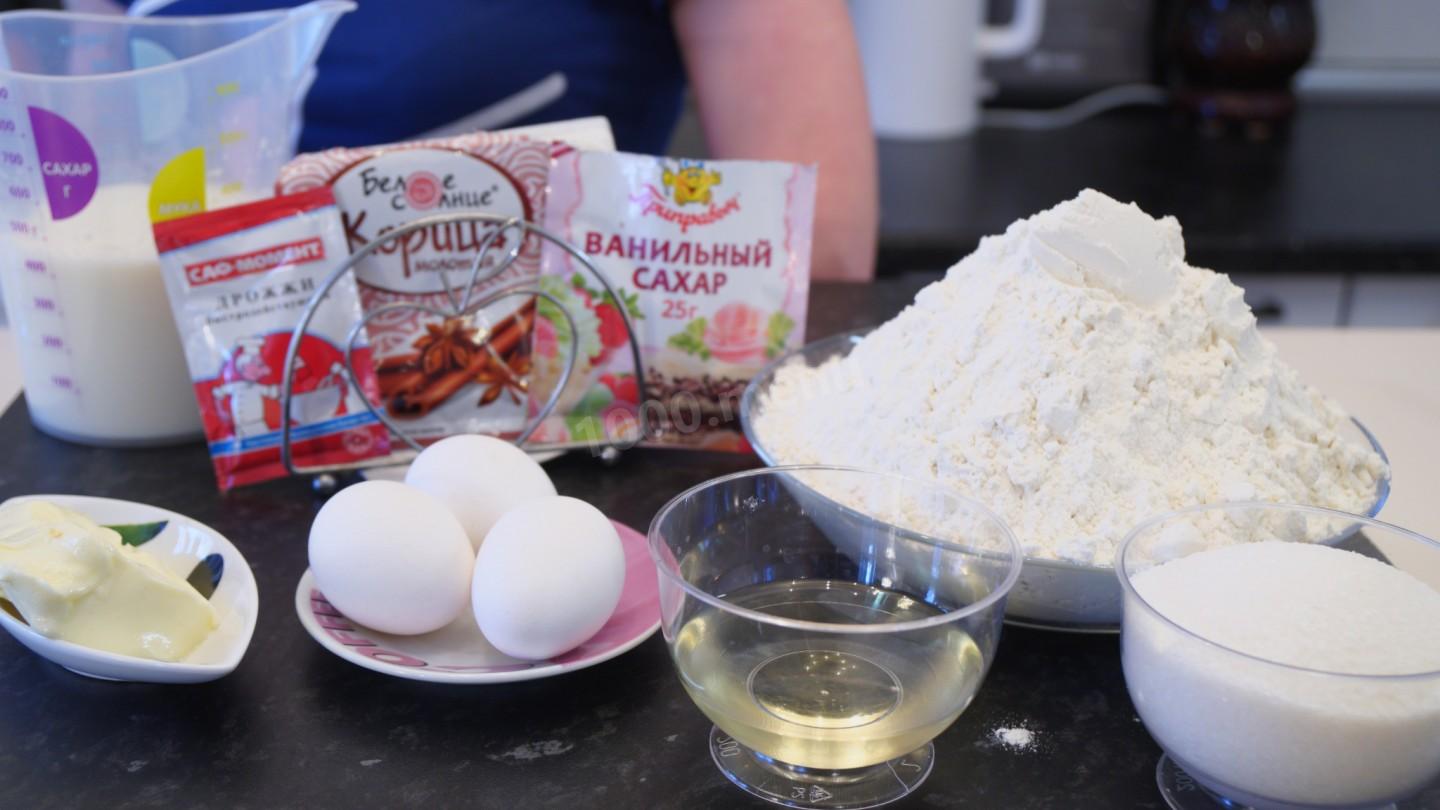 Шаг 1 приготовления Ванильные булочки с сахаром и корицей