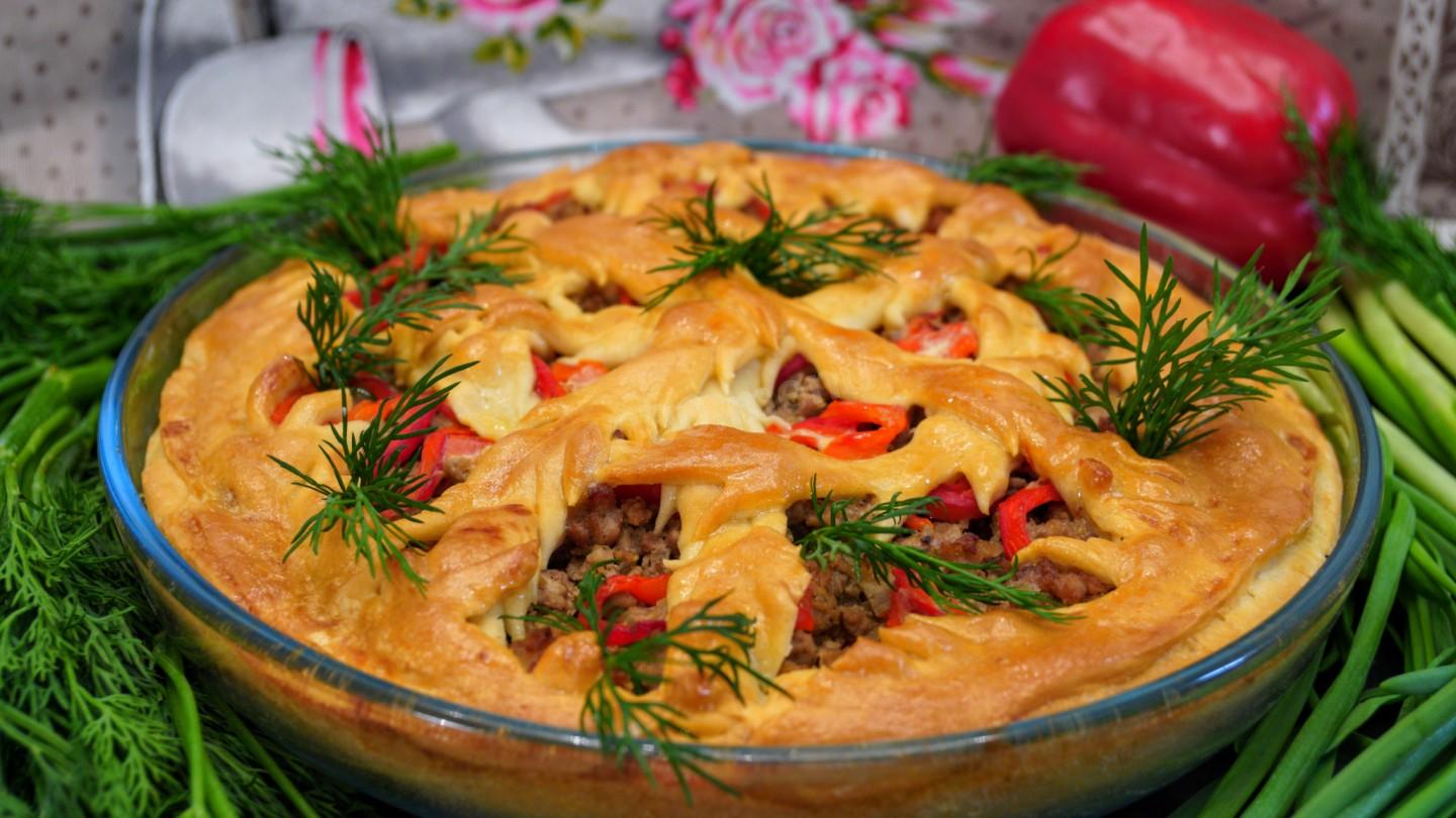Шаг 10 приготовления Мясной пирог с рисом луком и болгарским перцем