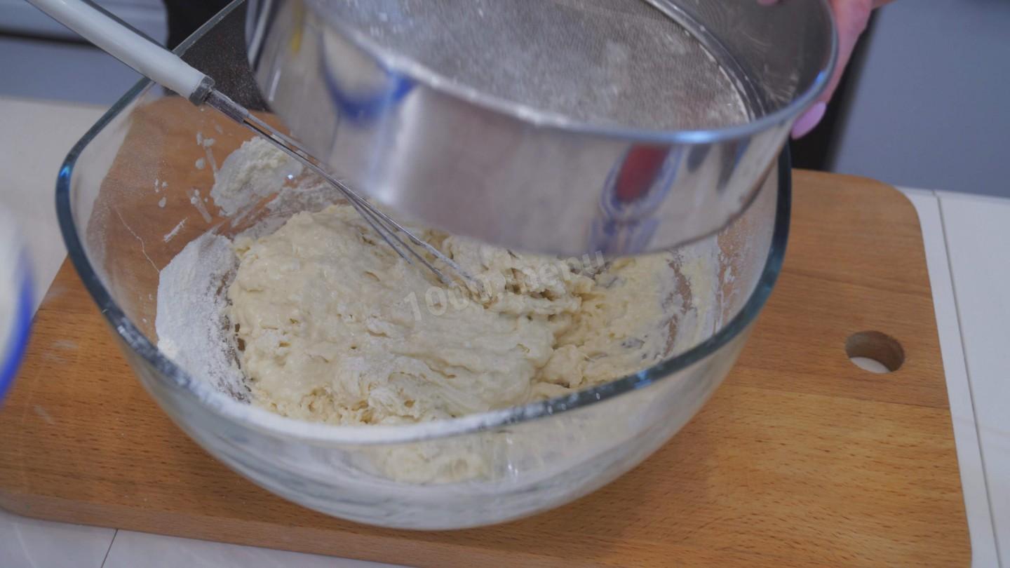 Шаг 5 приготовления Мясной пирог с рисом луком и болгарским перцем
