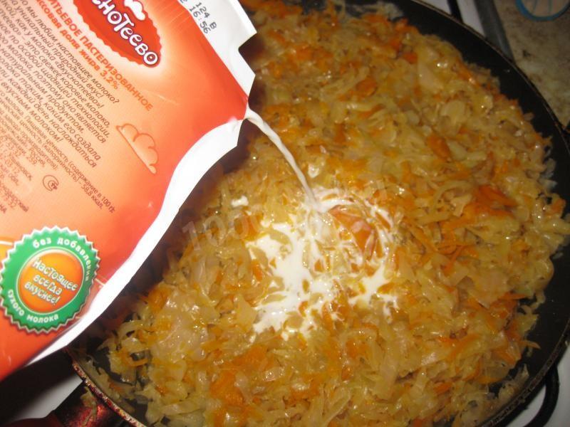 Шаг 12 приготовления Капустные дрожжевые пирожки из домашнего теста на молоке