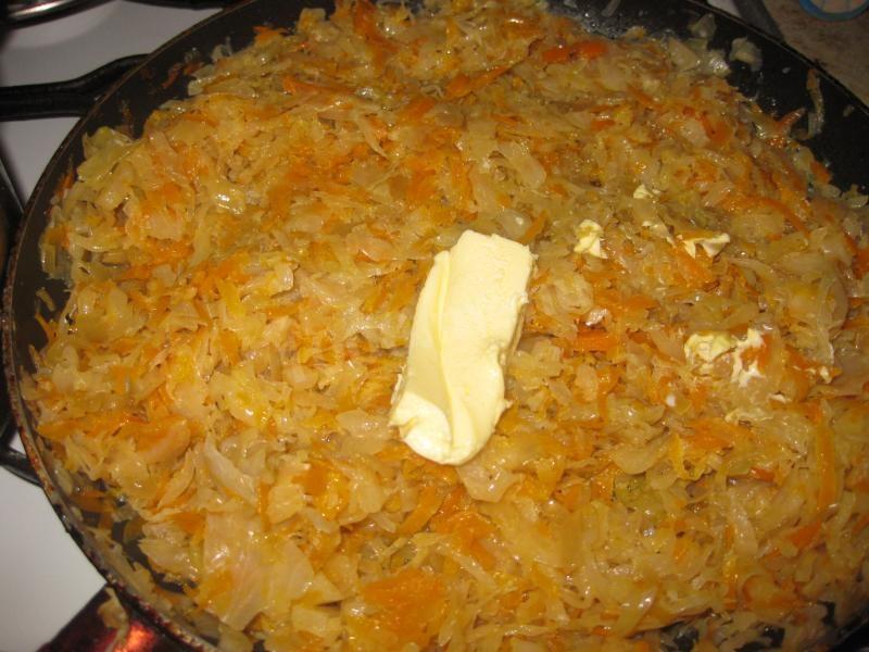 Шаг 13 приготовления Капустные дрожжевые пирожки из домашнего теста на молоке