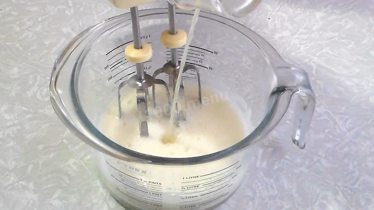 Шаг 9 приготовления Нежный фруктовый пирог с меренгой