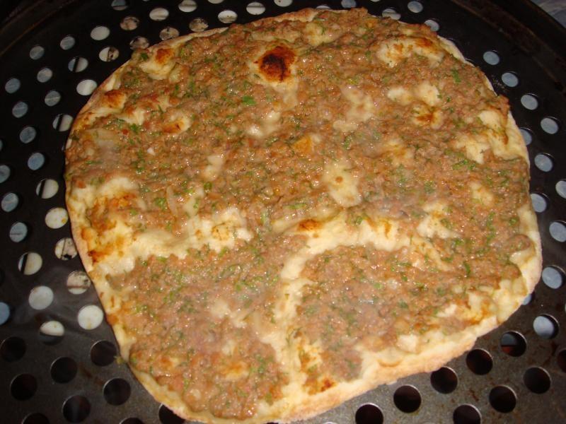 Шаг 19 приготовления Лагмаджо - лепешки с мясом