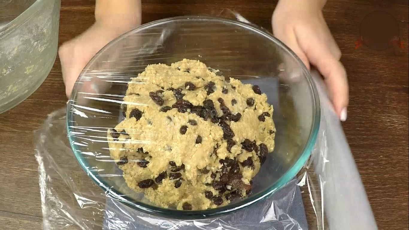 Шаг 5 приготовления Овсяное печенье с изюмом и шоколадом