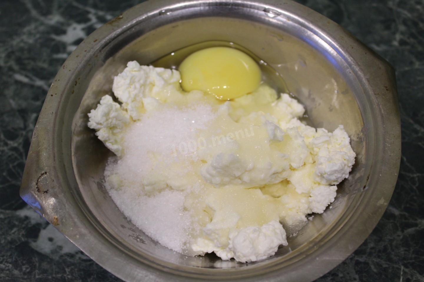 Шаг 4 приготовления Пирог с начинкой из творога и ананасов