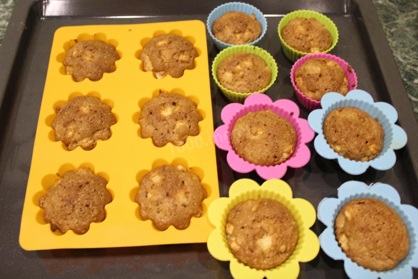 Шаг 9 приготовления Кексы с яблоками и корицей