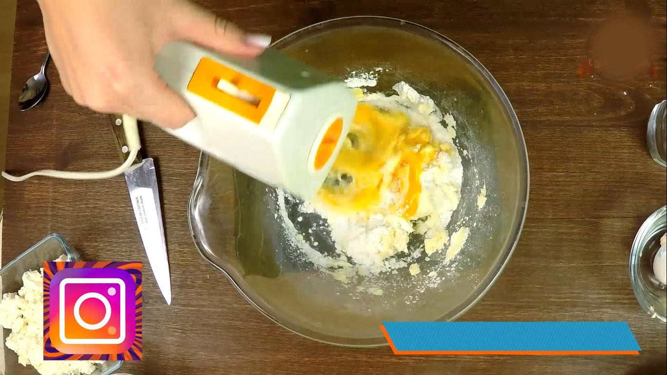 Шаг 2 приготовления Творожные сочники из детства
