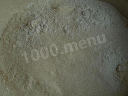 Шаг 1 приготовления Тыквенные кексы с сухофруктами на кефире