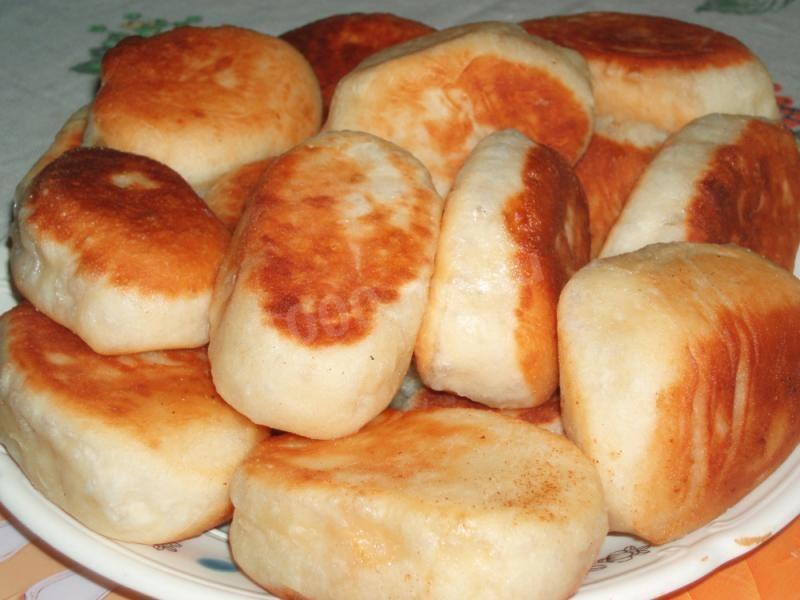 Обложка рецепта Жареные пирожки из теста на молоке с картошкой и со сказкой
