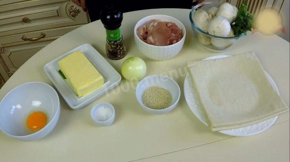 Шаг 1 приготовления Мясной пирог Улитка с курицей и грибами