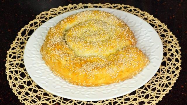 Обложка рецепта Мясной пирог Улитка с курицей и грибами