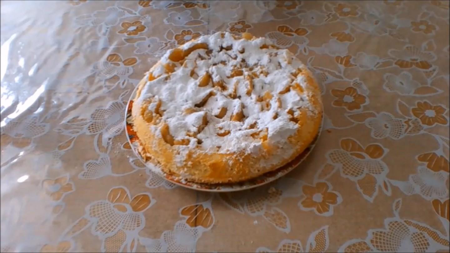 Обложка рецепта Шарлотка с яблоками без изысков