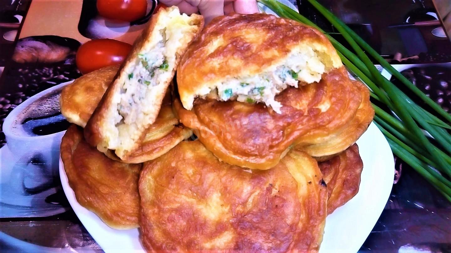 Обложка рецепта Оладьи с мясной начинкой  Ленивые беляши