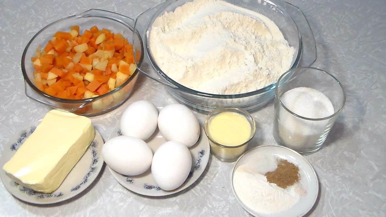 Шаг 1 приготовления Булочки с тыквой и яблоком на завтрак