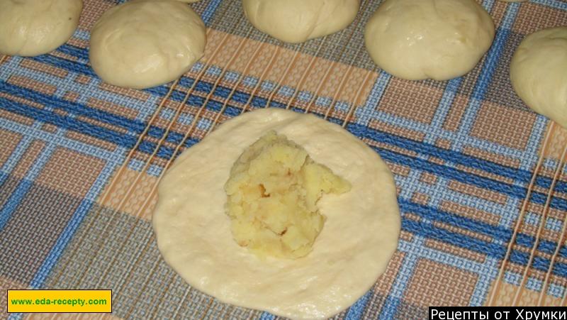 Шаг 6 приготовления Пирожки картофельные дрожжевые с луком