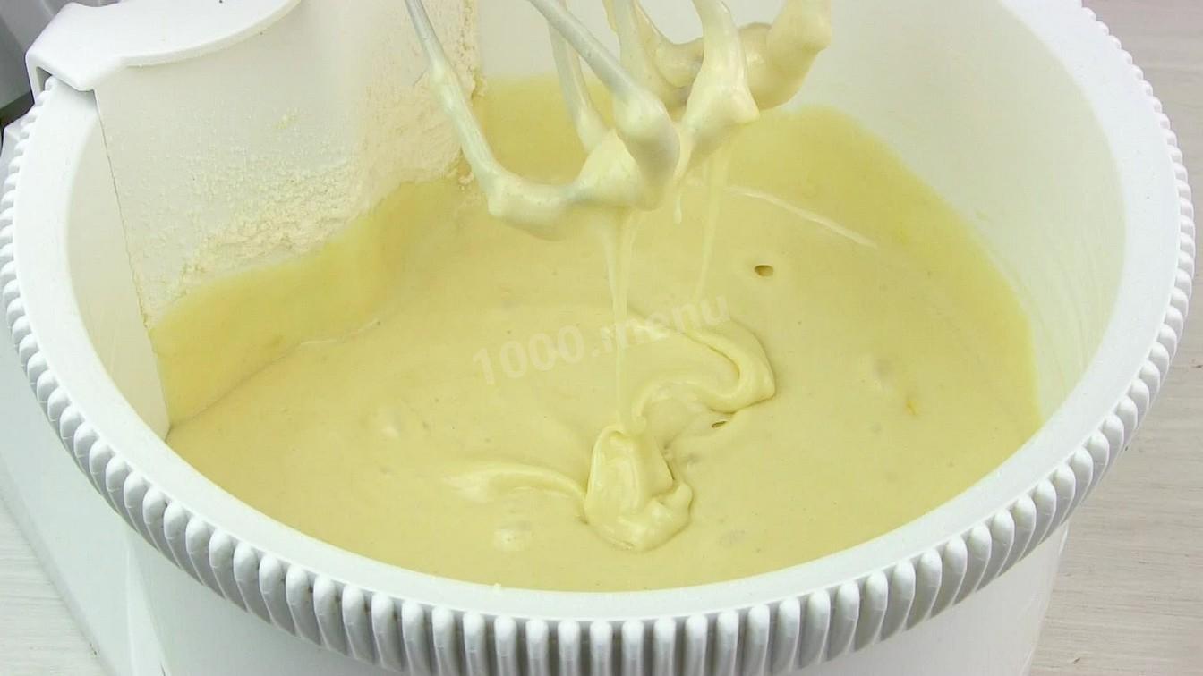 Шаг 6 приготовления Клубничный пирог с лимоном на газировке