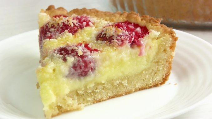 Шаг 15 приготовления Клубнично-кокосовый кремовый пирог