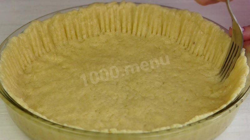 Шаг 7 приготовления Клубнично-кокосовый кремовый пирог