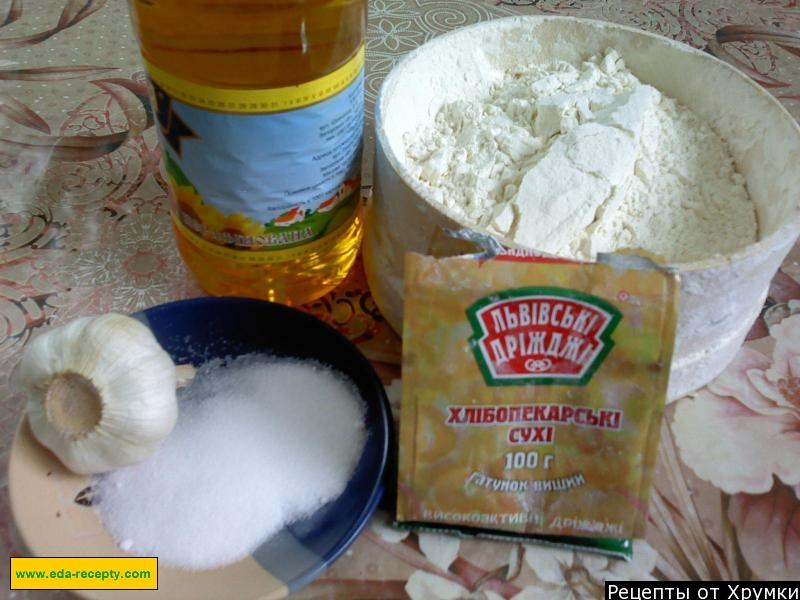 Шаг 1 приготовления Чесночный хлеб