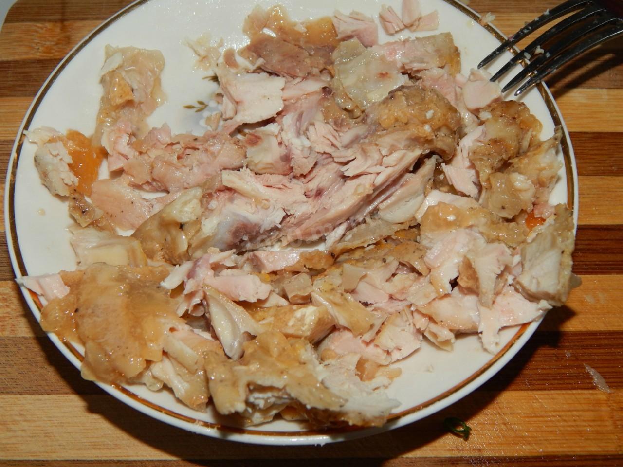 Шаг 12 приготовления Курник с картошкой и курицей из слоеного теста