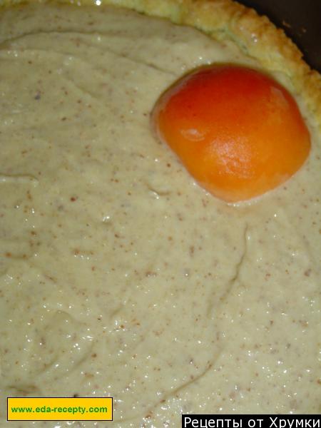 Шаг 7 приготовления Пирог с абрикосами и черешней