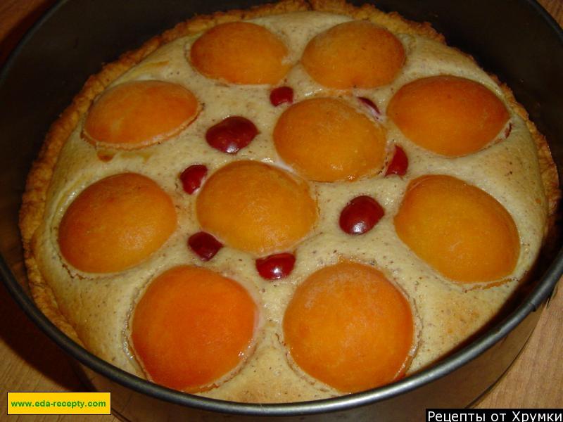 Шаг 9 приготовления Пирог с абрикосами и черешней