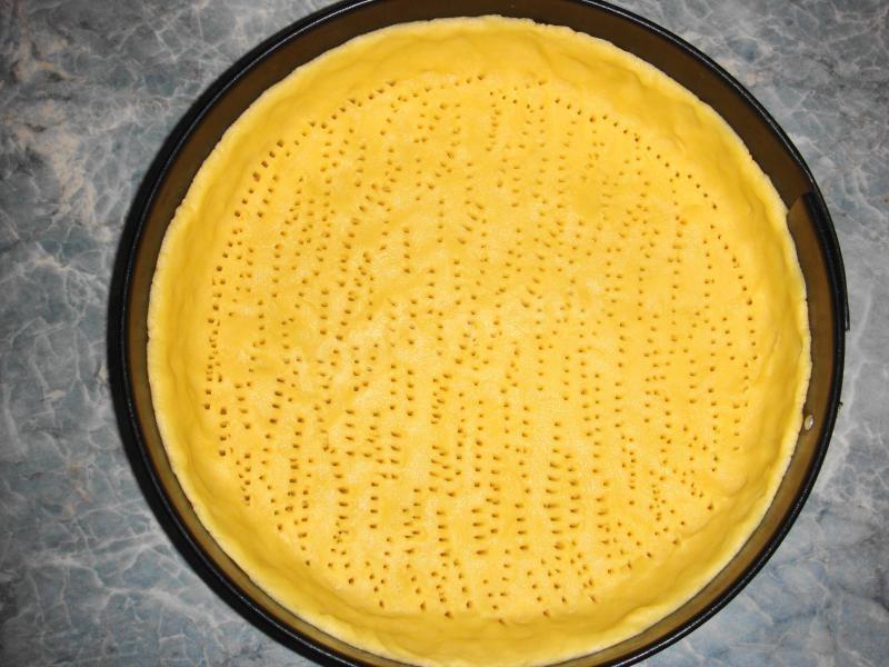 Шаг 11 приготовления Пирог с хурмой и яблоками