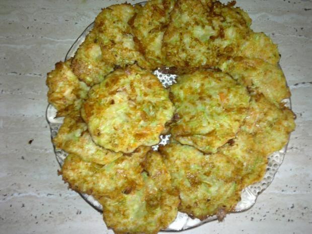 Обложка рецепта Кабачковые оладьи с морковью и яйцом без муки