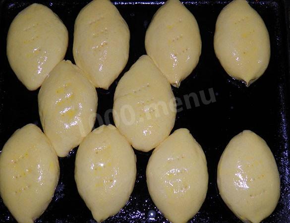 Шаг 21 приготовления Сдобные пирожки несладкие, яйца и лук в духовке