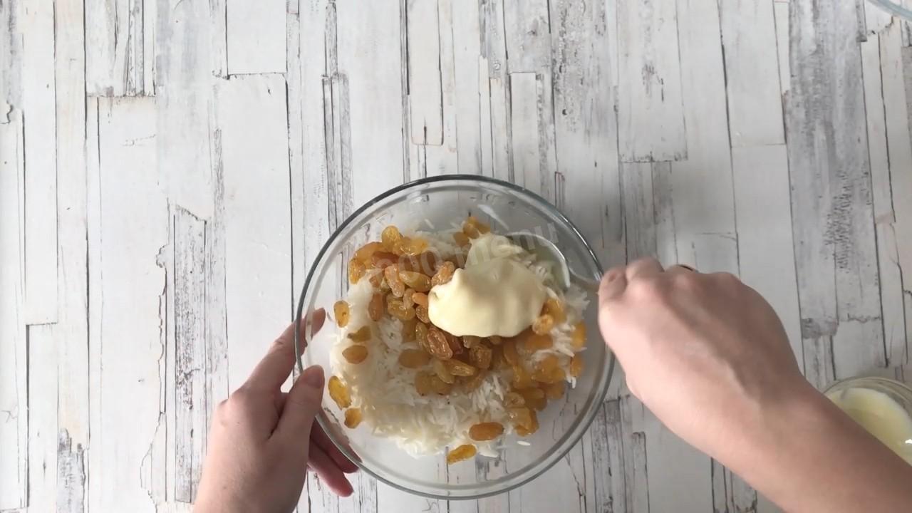 Шаг 3 приготовления Пирог из теста фило с рисом изюмом и сгущенкой