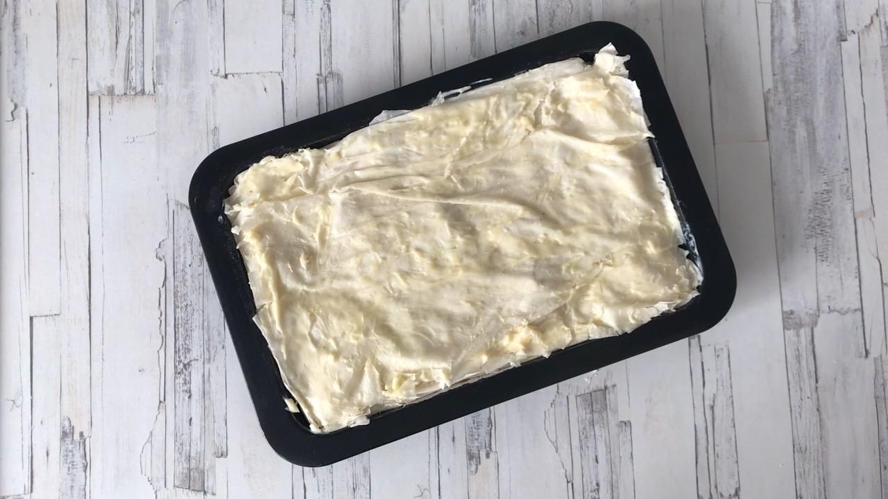 Шаг 9 приготовления Пирог из теста фило с рисом изюмом и сгущенкой