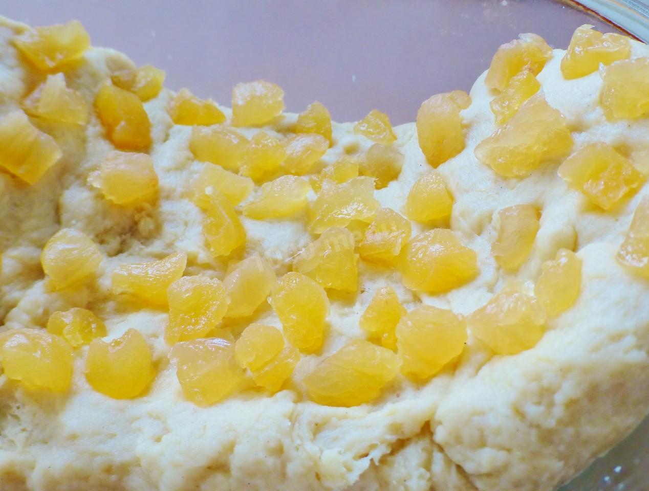 Шаг 6 приготовления Кулич на сухих дрожжах с персиками