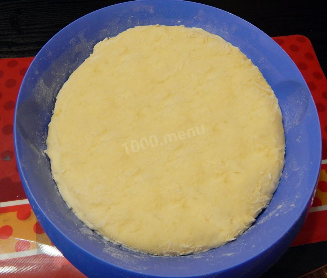 Шаг 3 приготовления Пирожки из дрожжевого сдобного теста с мясом и картошкой