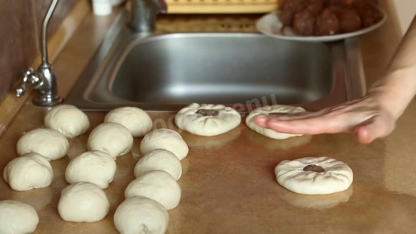 Шаг 10 приготовления Хрустящие беляши с мясом на дрожжевом тесте