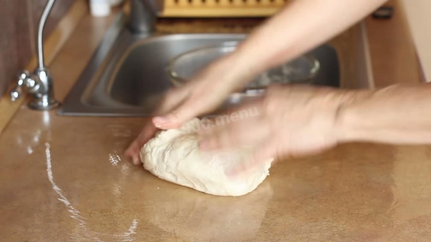 Шаг 3 приготовления Хрустящие беляши с мясом на дрожжевом тесте