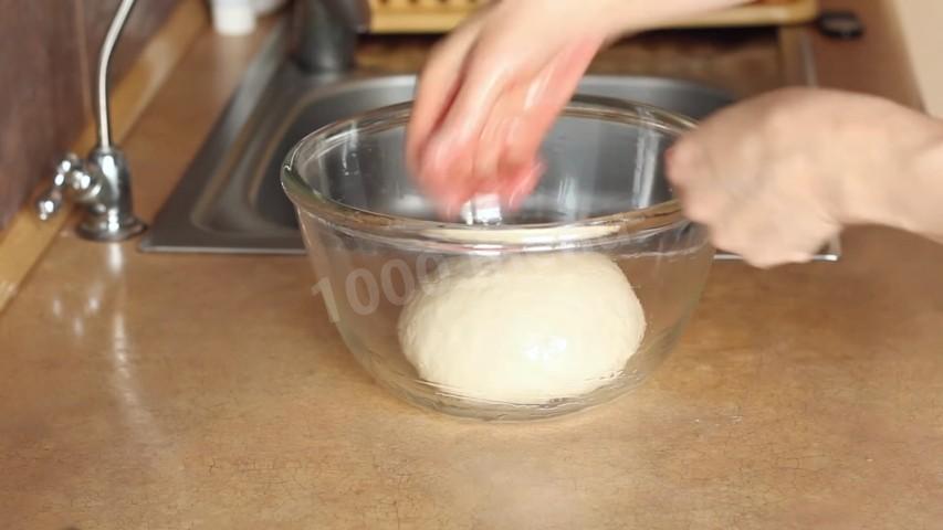 Шаг 4 приготовления Хрустящие беляши с мясом на дрожжевом тесте