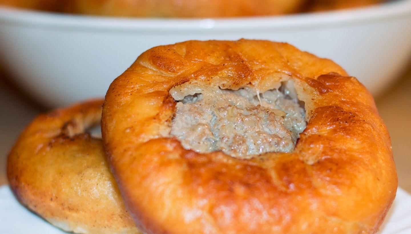 Обложка рецепта Хрустящие беляши с мясом на дрожжевом тесте