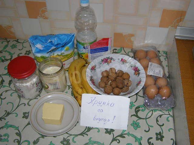 Шаг 1 приготовления Оладушки с бананами и орехами