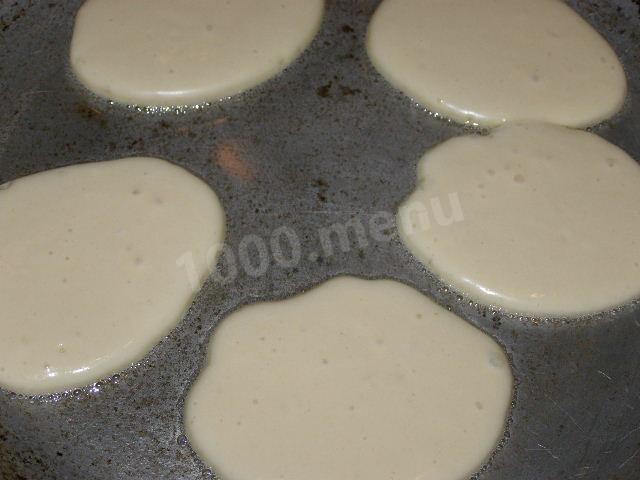 Шаг 8 приготовления Оладушки с бананами и орехами