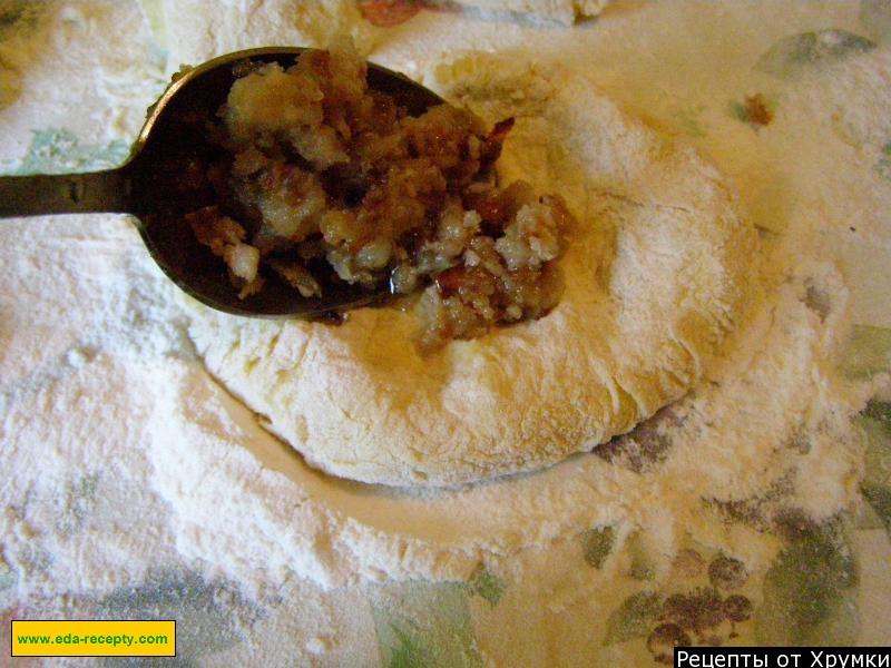 Шаг 10 приготовления Пирожки на дрожжах в духовке Свинки