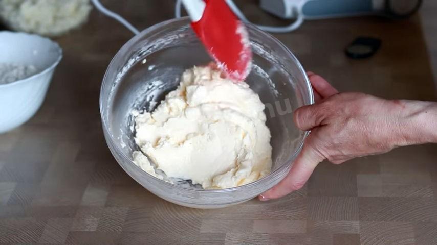 Шаг 2 приготовления Сочники с творогом вкус детства