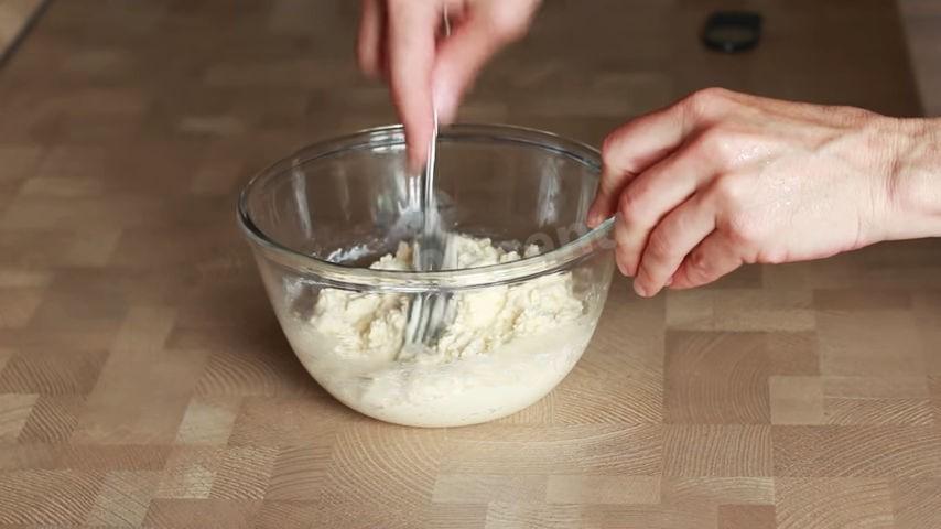 Шаг 5 приготовления Сочники с творогом вкус детства