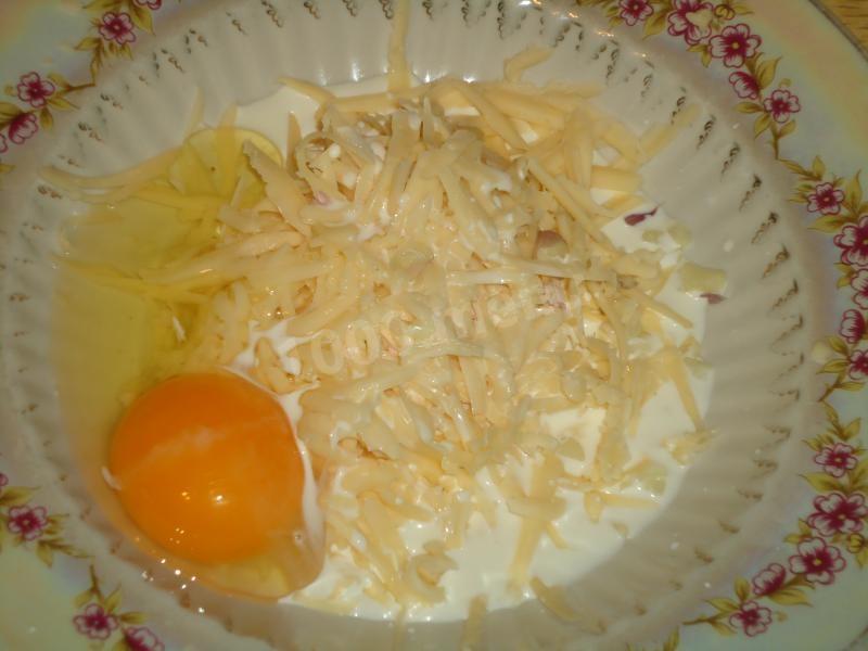 Шаг 2 приготовления Пирог с картошкой, сливками, луком и сыром в духовке