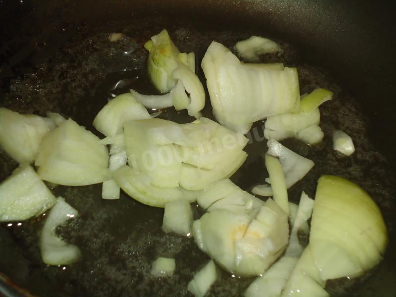 Шаг 3 приготовления Пирог с картошкой, сливками, луком и сыром в духовке