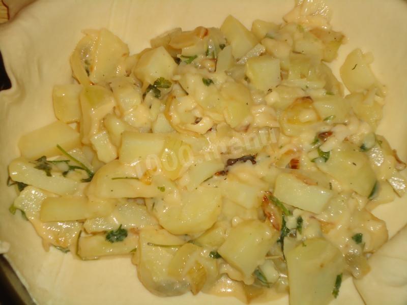 Шаг 6 приготовления Пирог с картошкой, сливками, луком и сыром в духовке