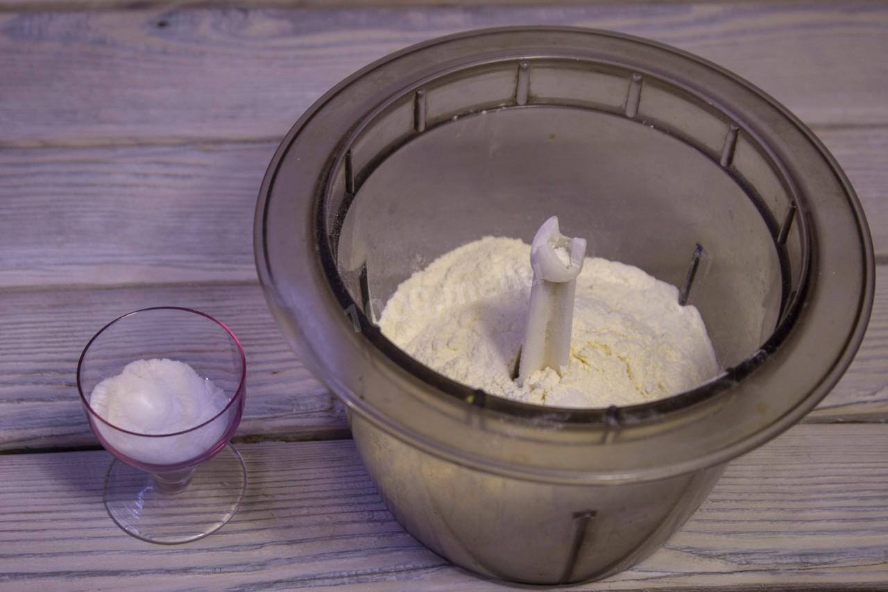 Шаг 2 приготовления Пирог с рыбными консервами и рисом