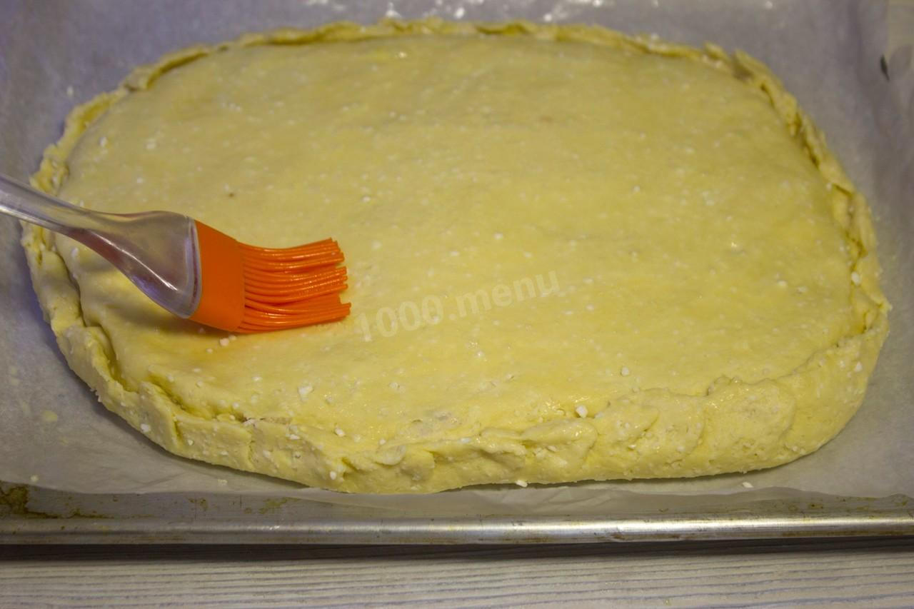 Шаг 24 приготовления Пирог с рыбными консервами и рисом