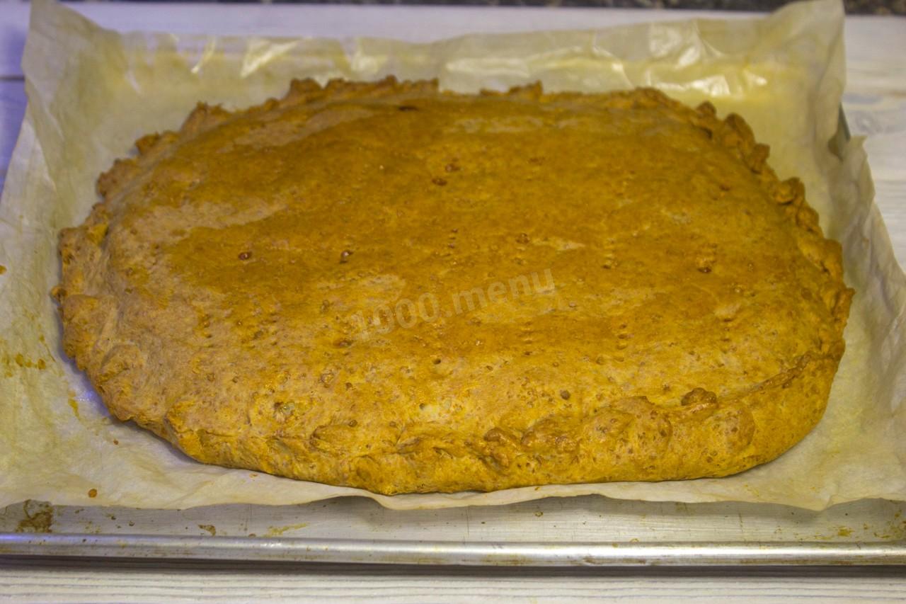 Шаг 26 приготовления Пирог с рыбными консервами и рисом